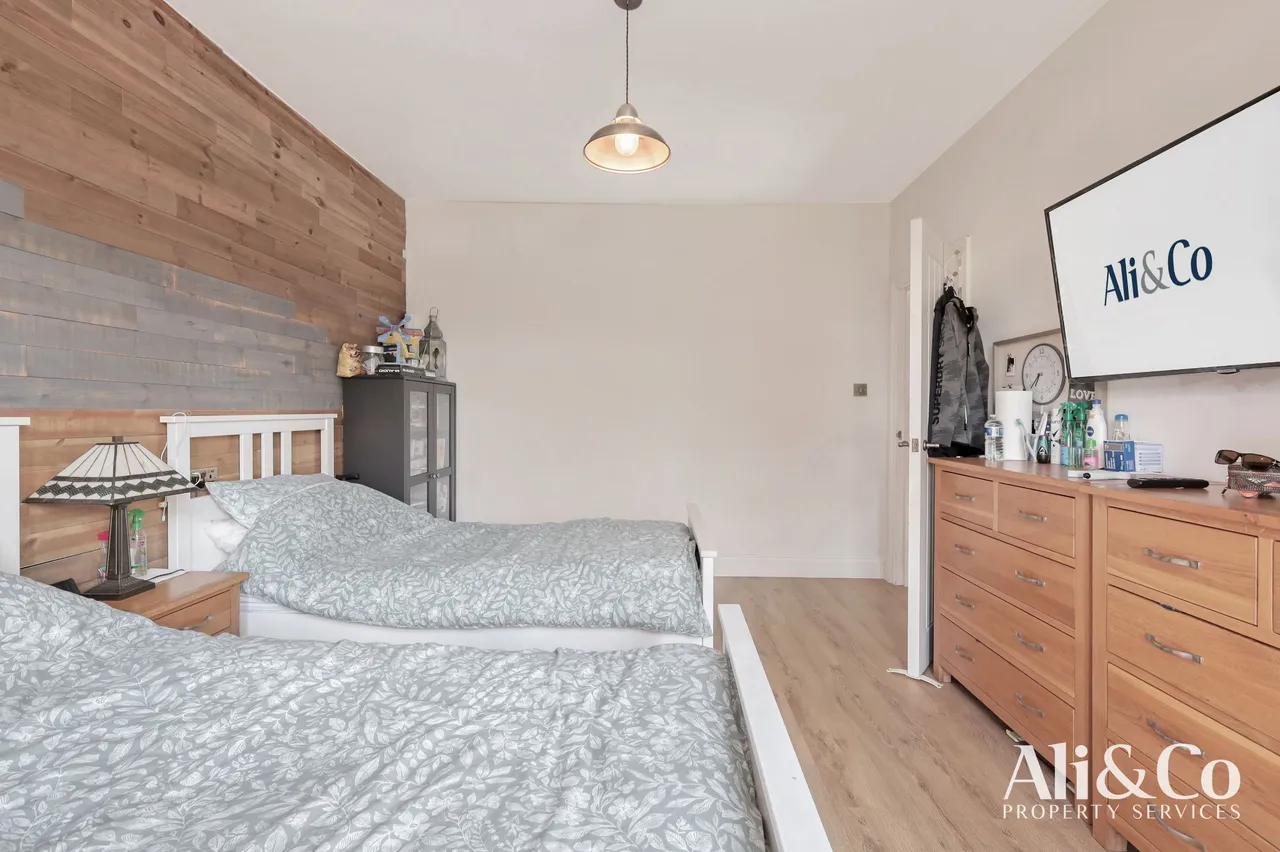 Southend Road, Grays, Essex, RM17 5NN, photo 19