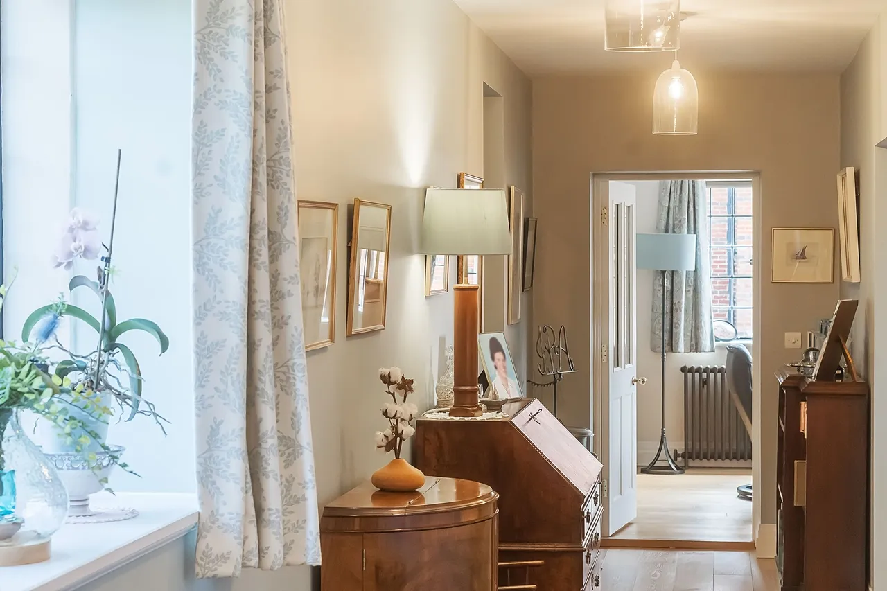 Kings Drive, Midhurst, GU29, photo 3