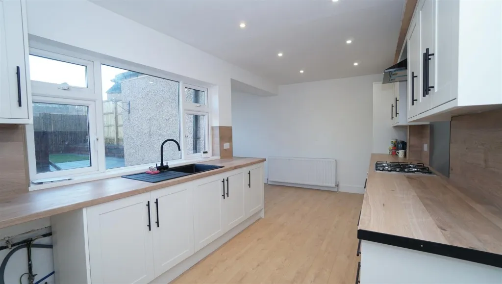 Parkstone Drive, Bradford, photo 5