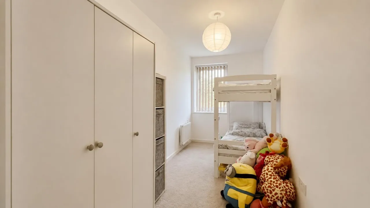 bed Apartment For SaleSalisbury Road, Southall, UB2, photo 8