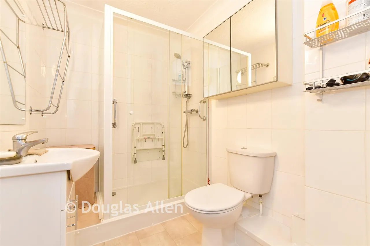 Grange Avenue, Woodford Green, IG8, photo 7