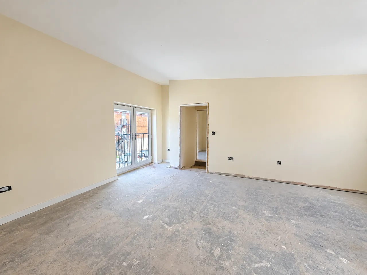 Salop Road, Oswestry with Double Garages, photo 2