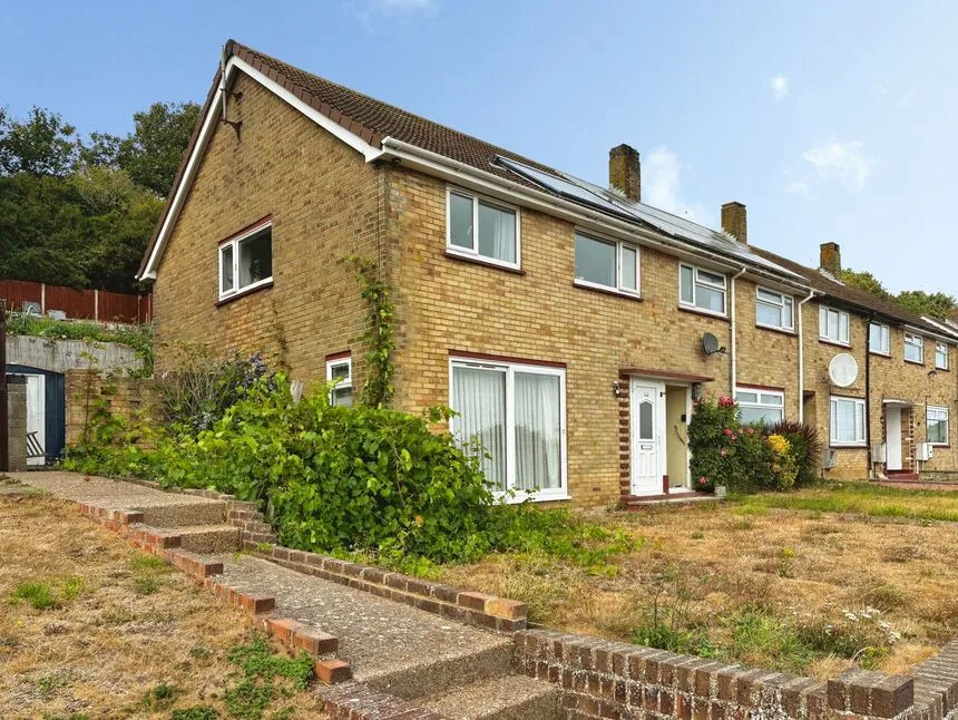 3 bed house for sale — St. Davids Avenue, Dover, Kent, CT17