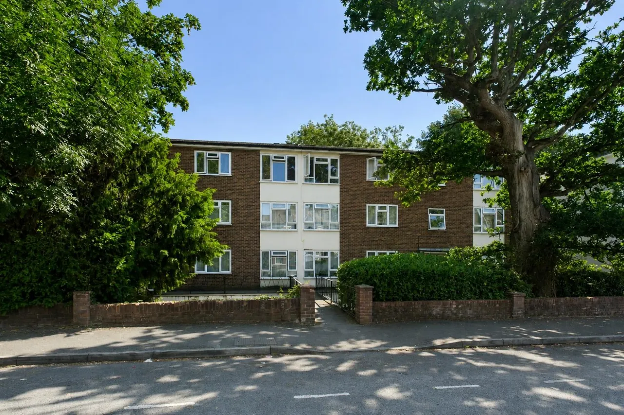 1 bed flat for sale — Silverdale Court, Southampton SO15