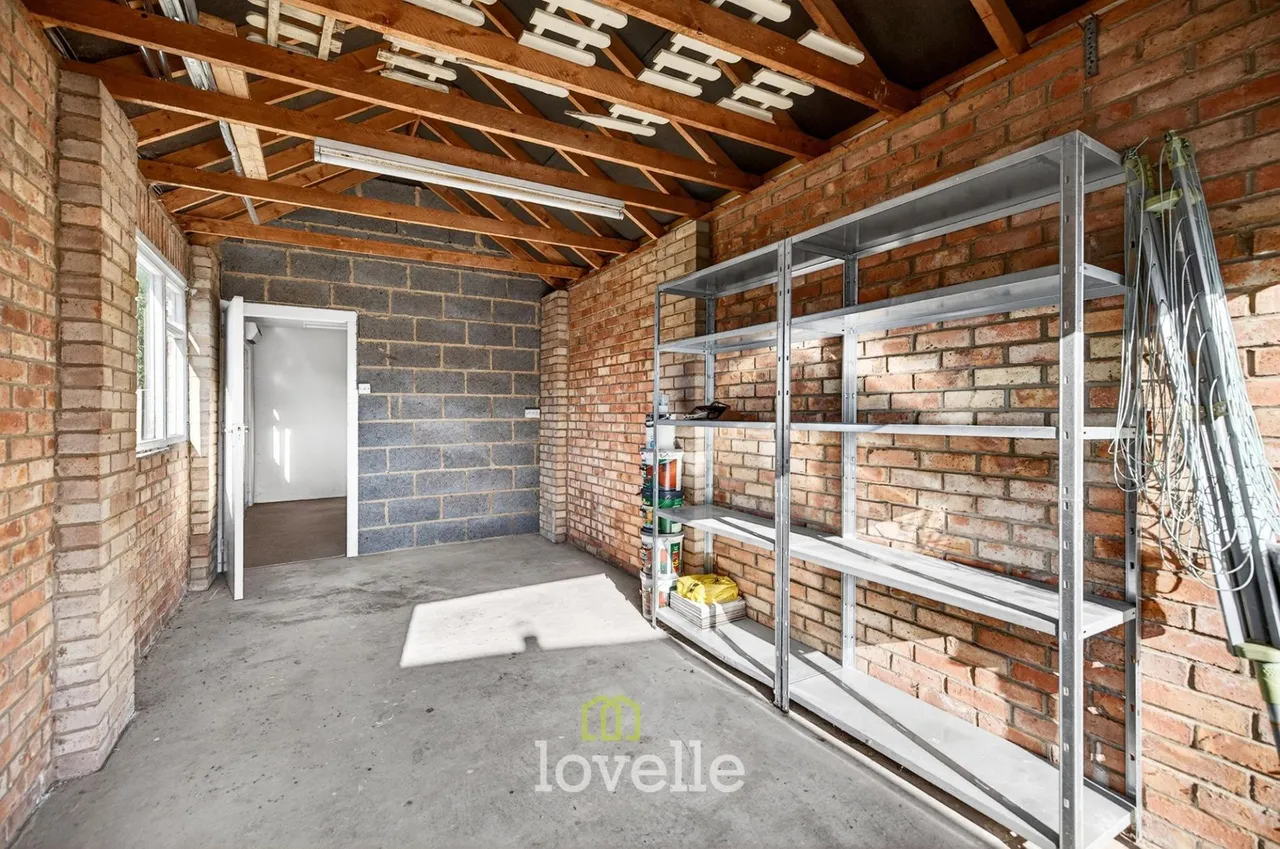 Holton Mount, Holton-Le-Clay, DN36, photo 15