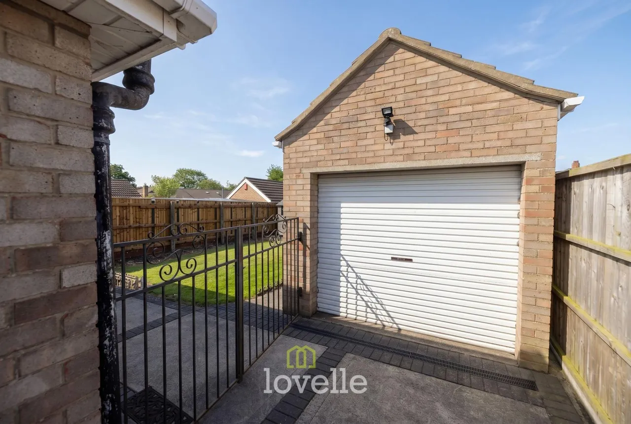Holton Mount, Holton-Le-Clay, DN36, photo 2