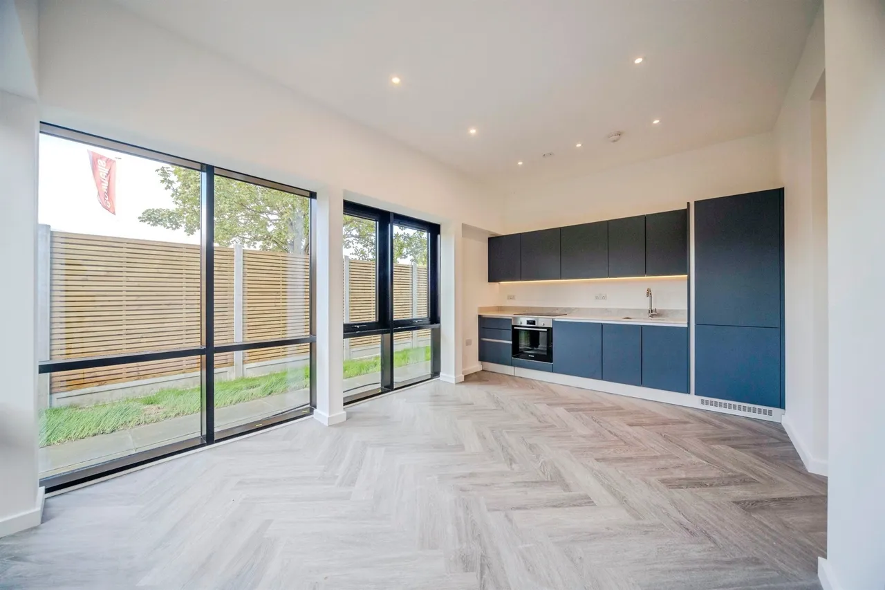 Caldecotte Lake Drive, Caldecotte, MK7, photo 4