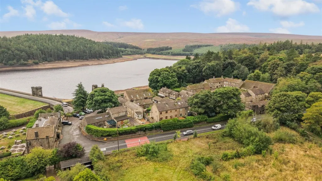 Langsett, Stocksbridge, photo 2