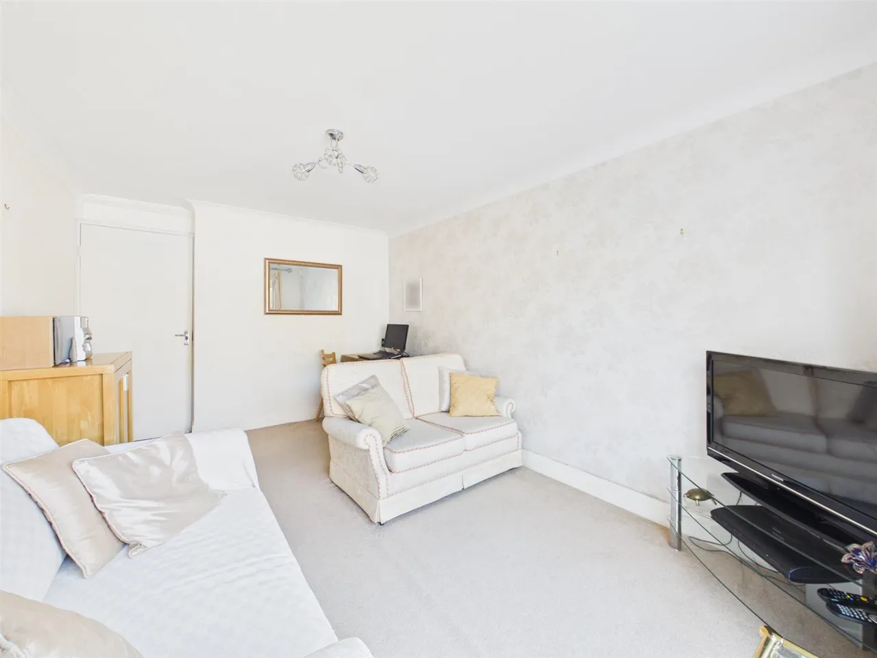 Lakeside Close, Ruislip, HA4 7UE, photo 7