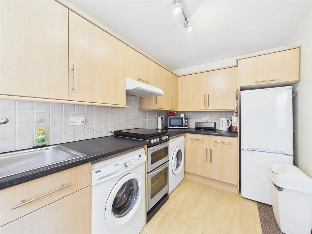 Lakeside Close, Ruislip, HA4 7UE, photo 8