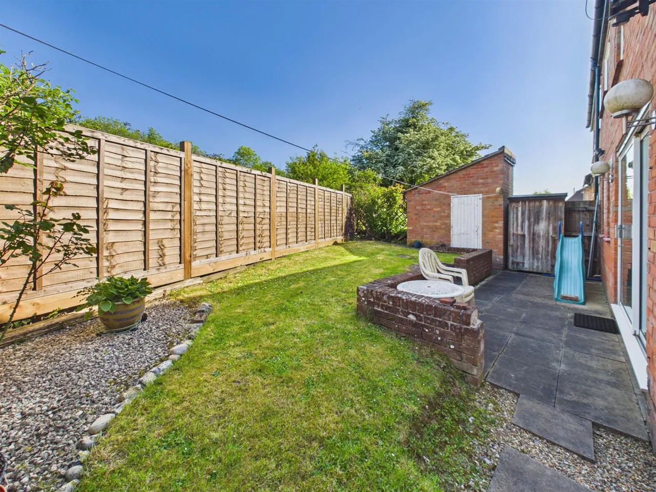 Lakeside Close, Ruislip, HA4 7UE, photo 4