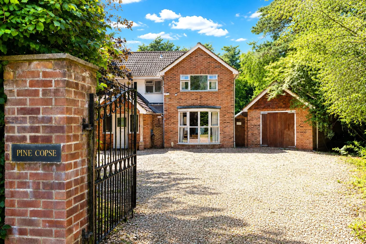 Kingswood Firs, Grayshott, GU26, photo 2