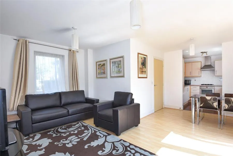 Vulcan Drive, Bracknell, RG12, photo 2