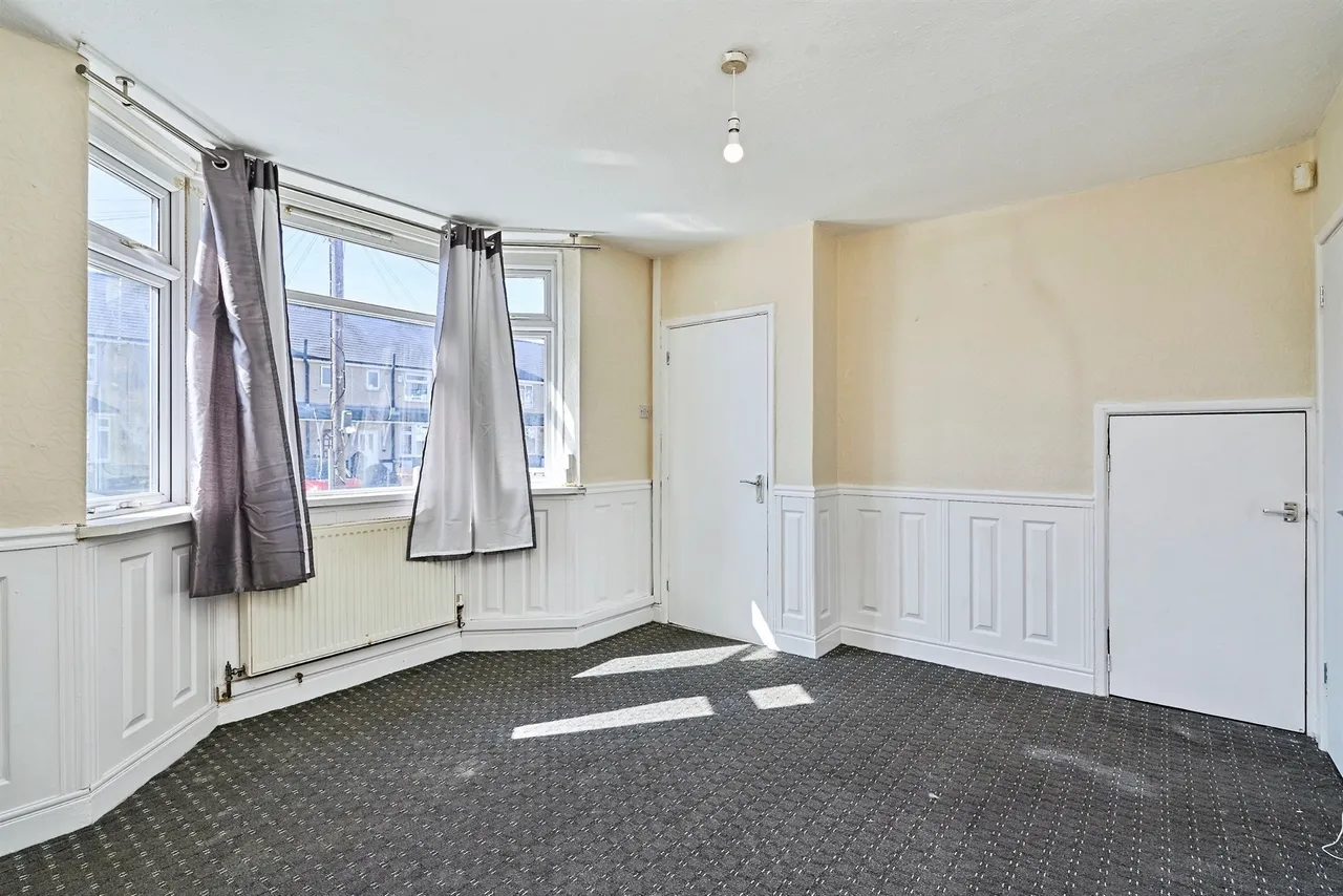 Highfield Road, Tipton, DY4, photo 11