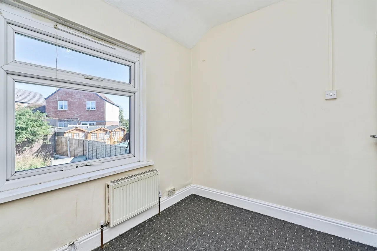 Highfield Road, Tipton, DY4, photo 9