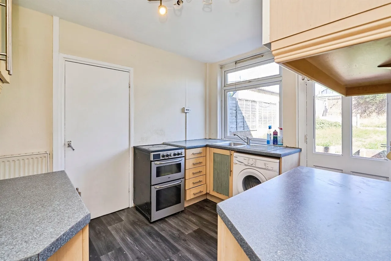 Highfield Road, Tipton, DY4, photo 2
