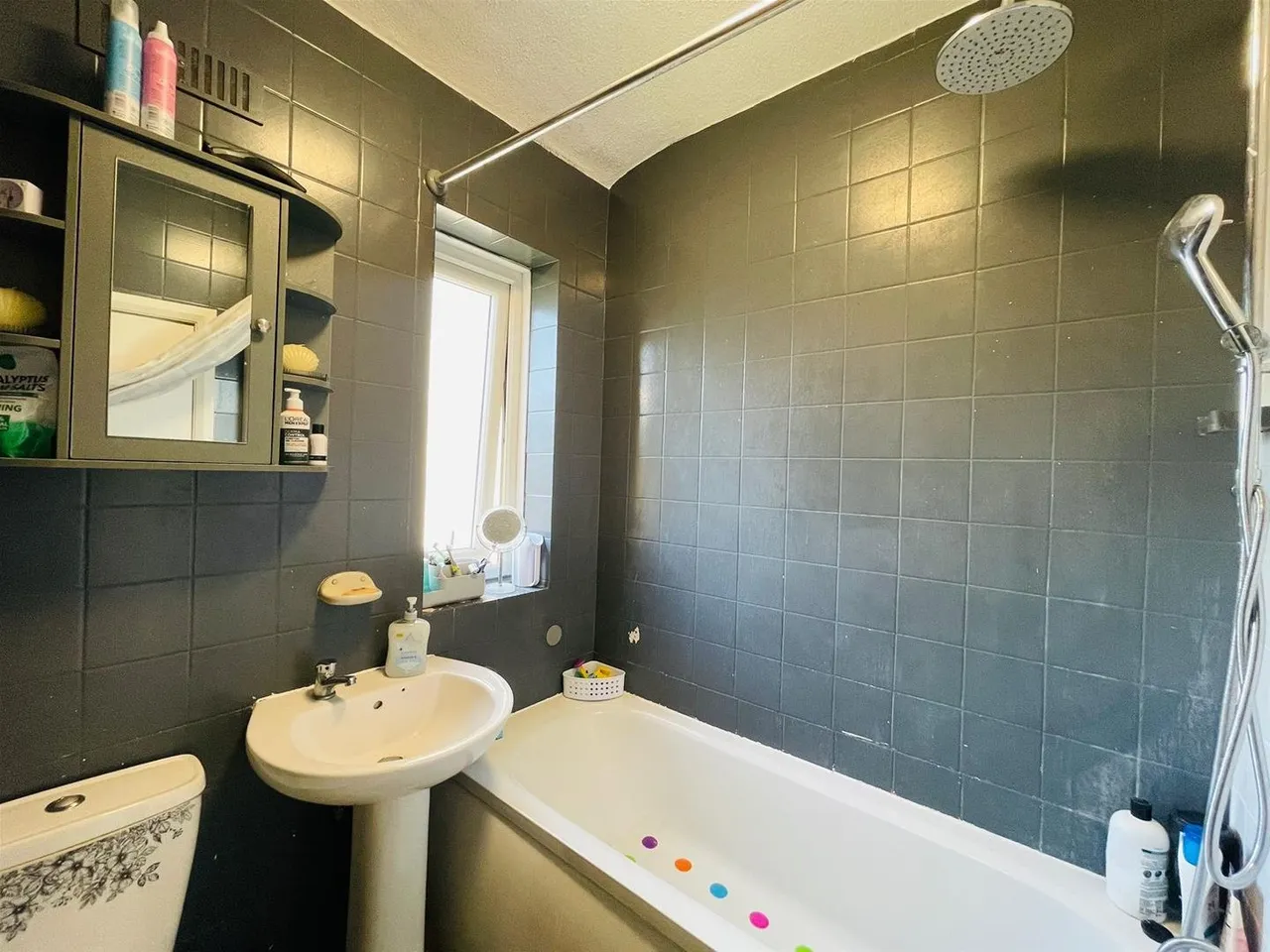 Winns Avenue, London, Greater London E17 5HB, photo 10