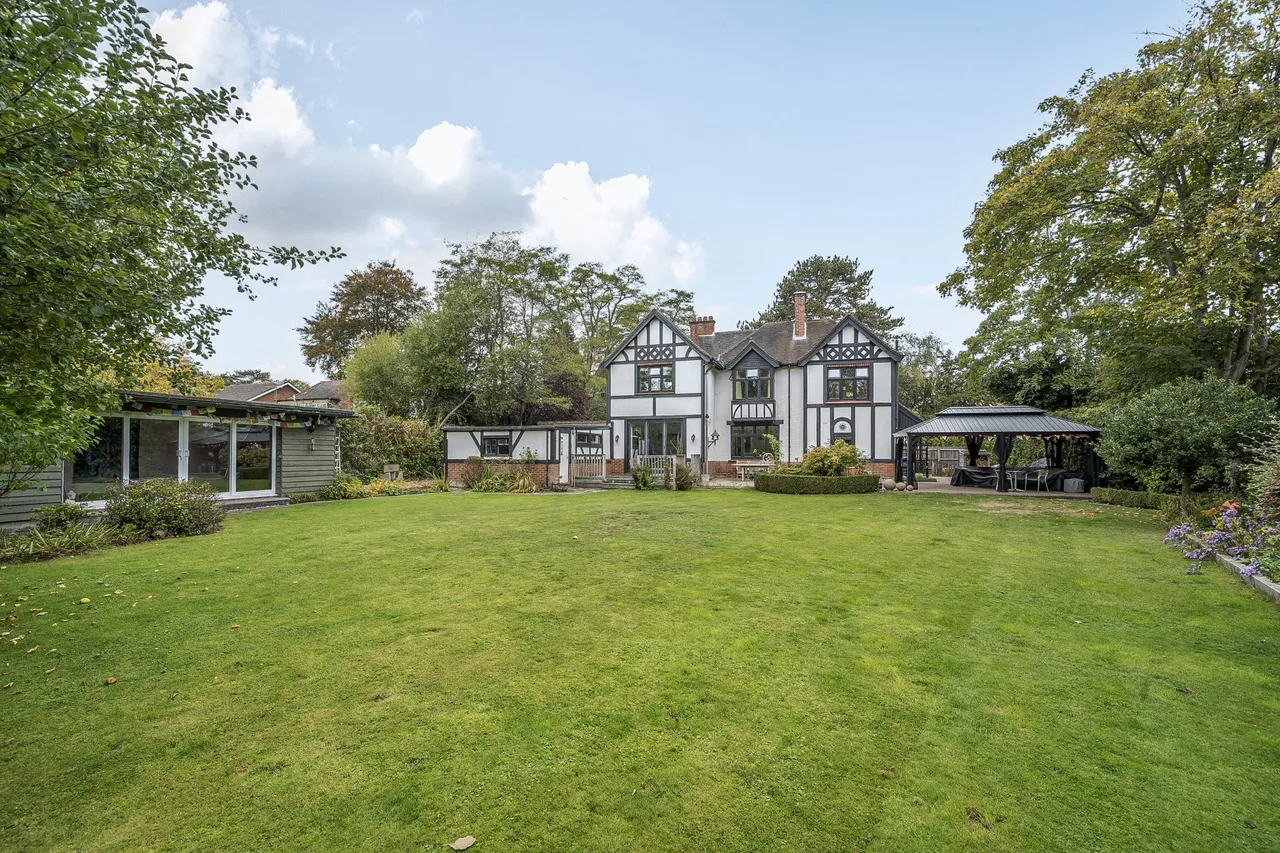 Wellington Avenue, Fleet, GU51 3BF, photo 2