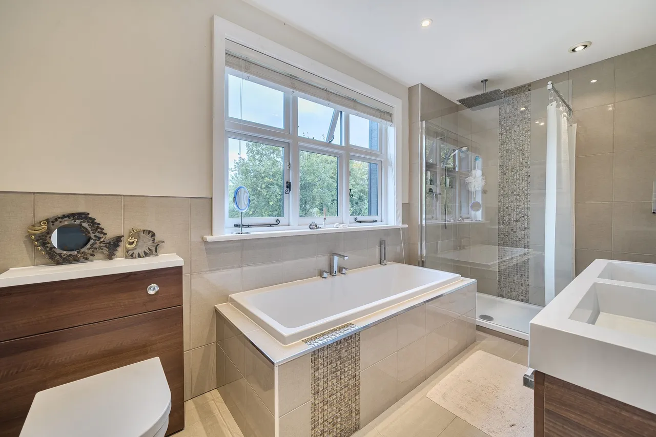 Wellington Avenue, Fleet, GU51 3BF, photo 13