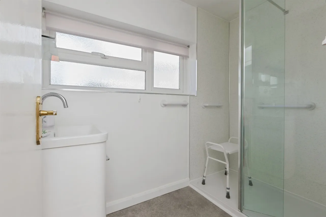 Rushton Drive, Leicester, LE2, photo 8