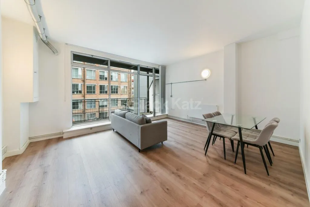 1 bed flat to rent, Kingsland Road, E8