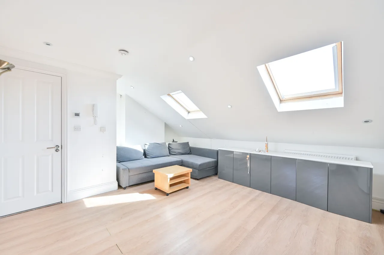 Flat E, 52 Salusbury Road, London, photo 7