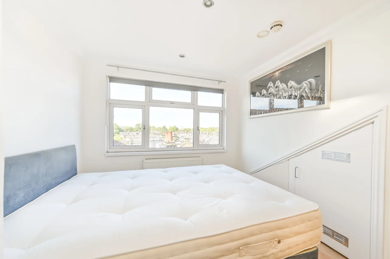 Flat E, 52 Salusbury Road, London, photo 4