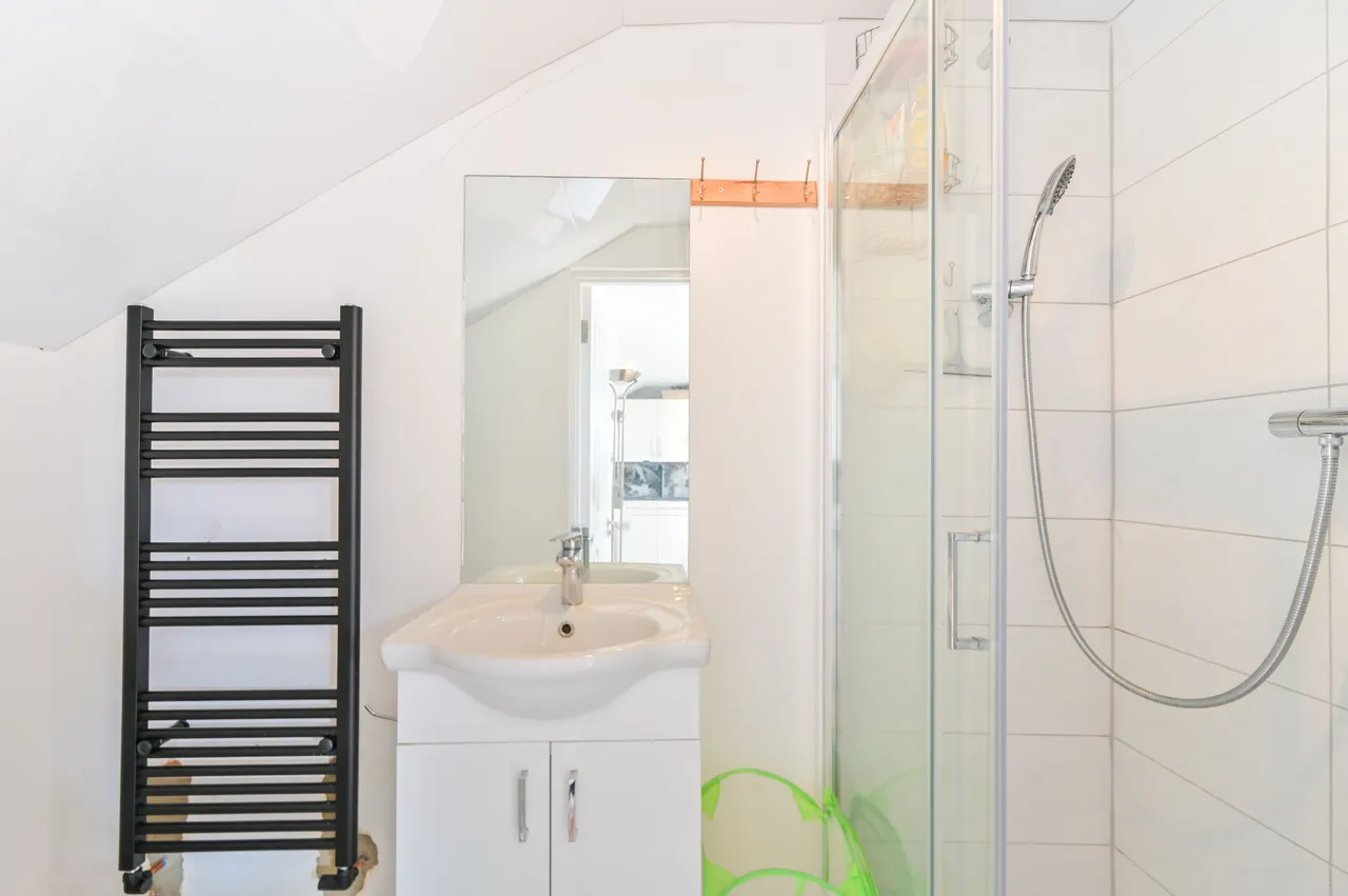 Flat E, 52 Salusbury Road, London, photo 6