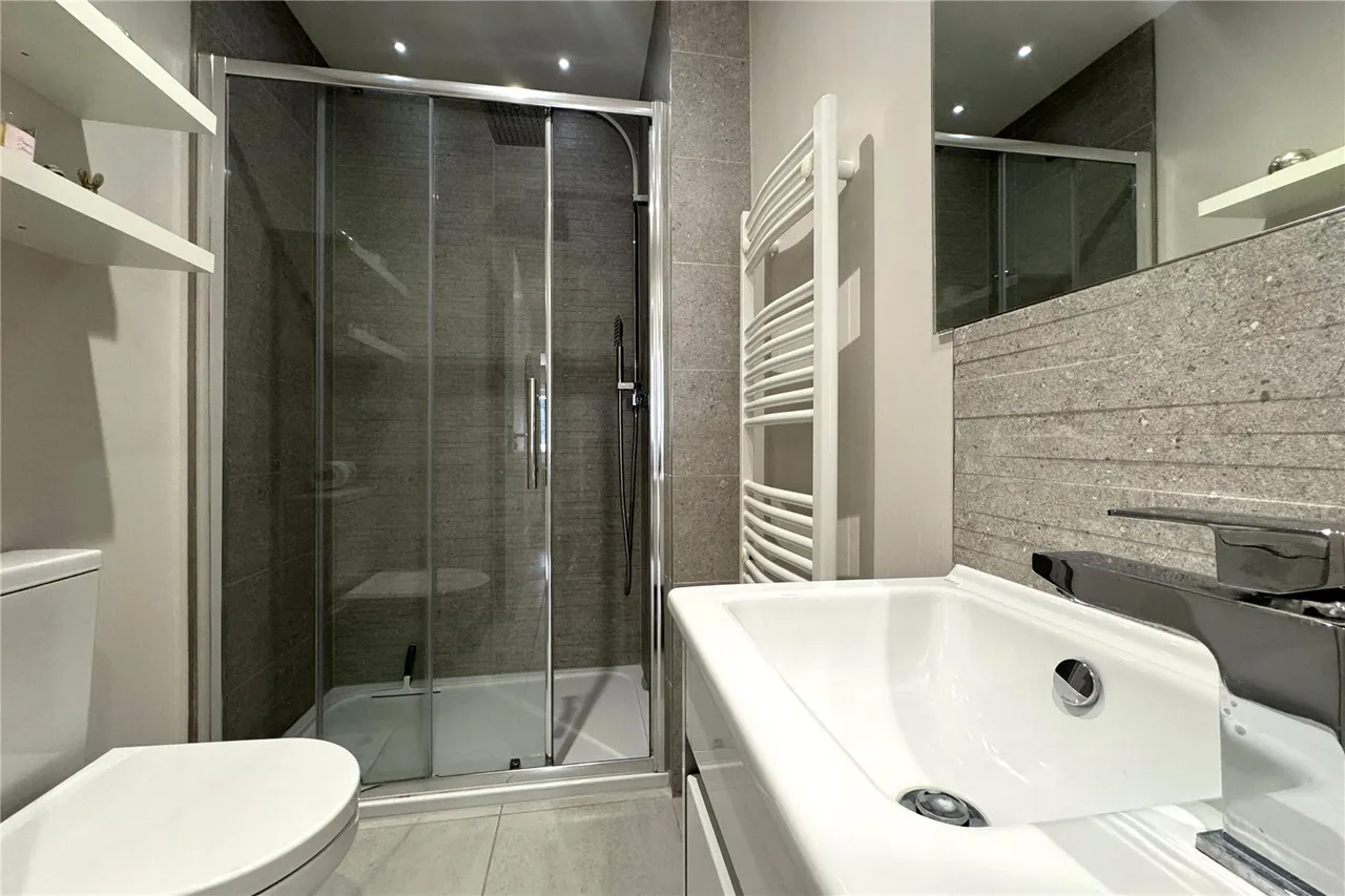 Clockhouse Road, Farnborough, GU14, photo 7