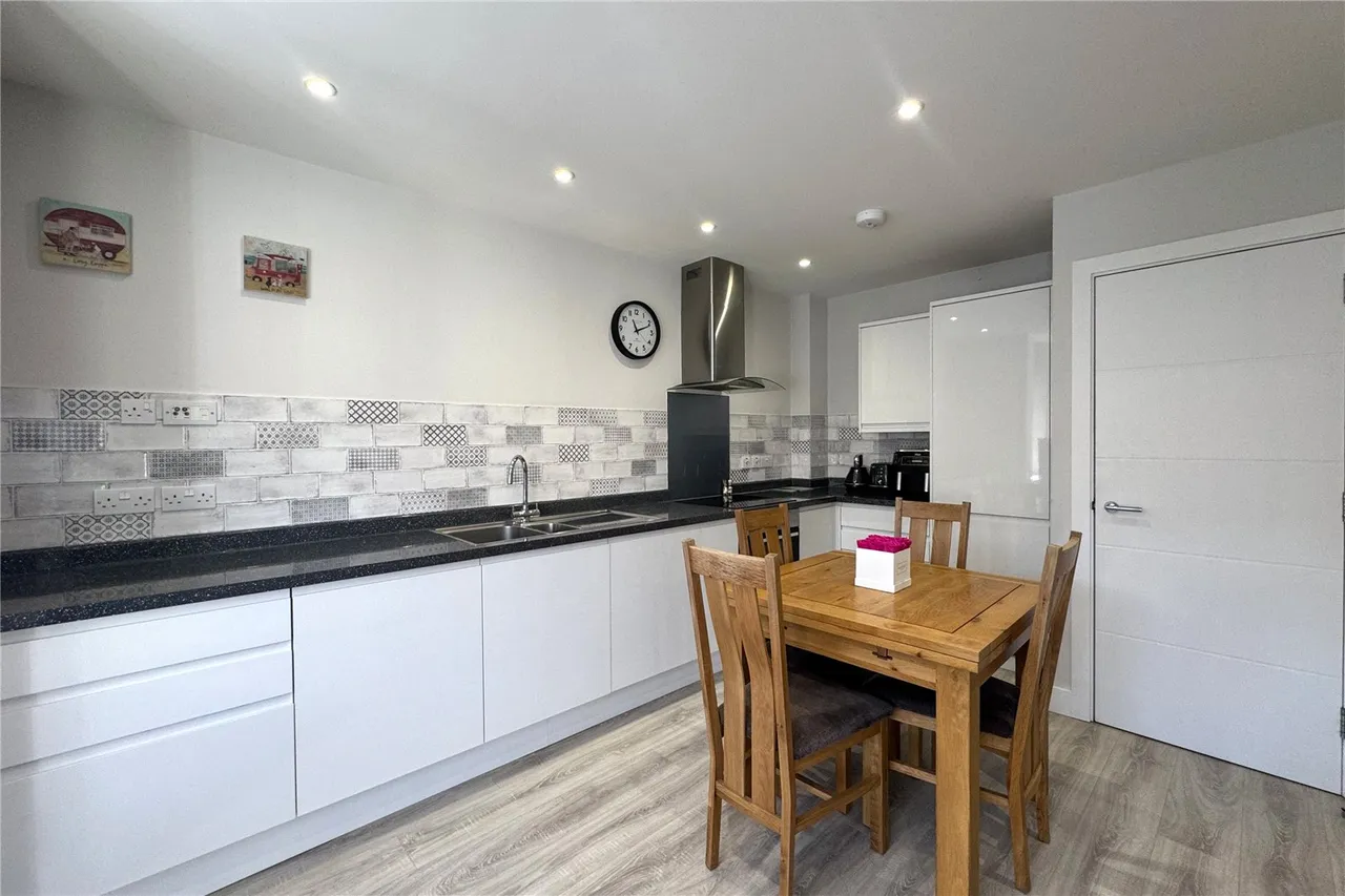 Clockhouse Road, Farnborough, GU14, photo 4