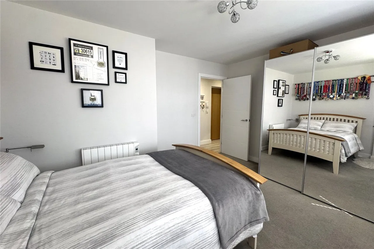 Clockhouse Road, Farnborough, GU14, photo 6