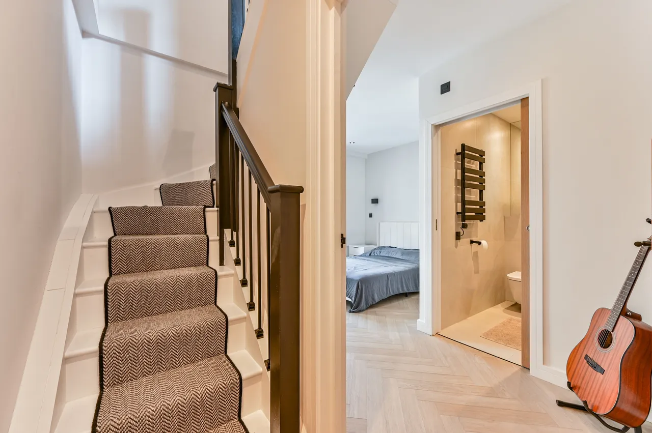 Flat 3, 12 East Passage, London, photo 12