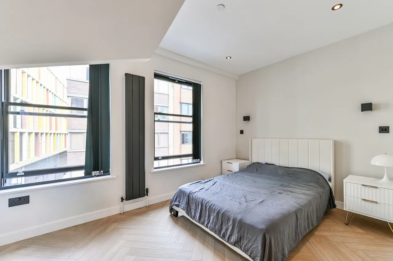 Flat 3, 12 East Passage, London, photo 7