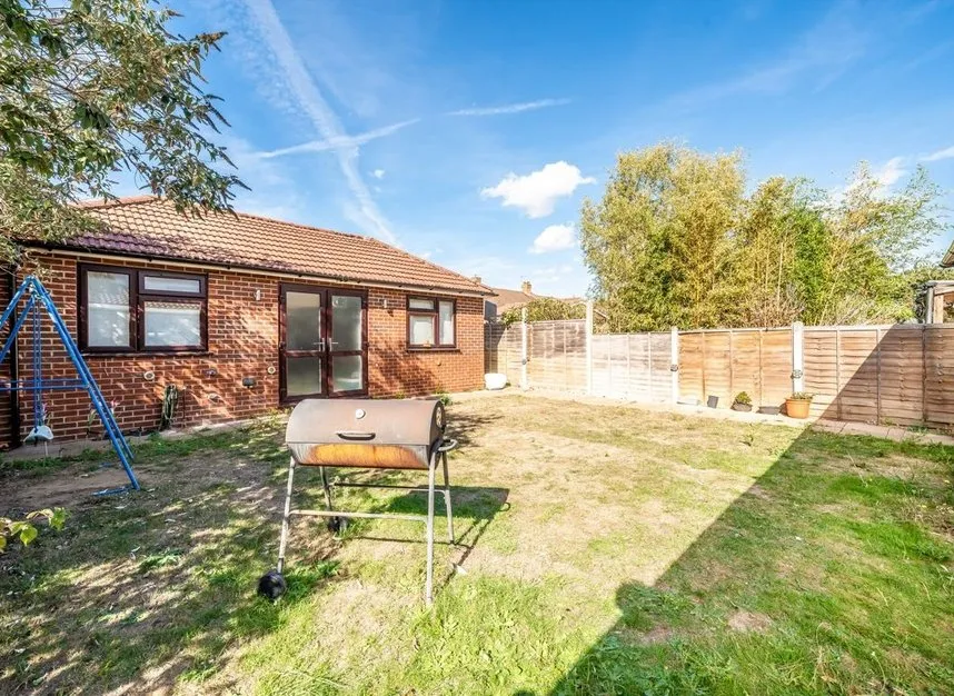 Riverdale Road, Hanworth, TW13, photo 8