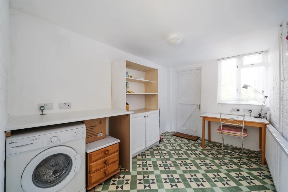 Manor Road North, Thames Ditton, KT7, photo 10