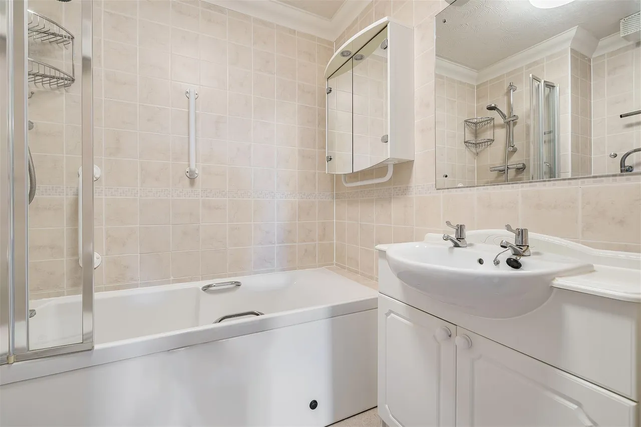 Tylers Close, Lymington, SO41, photo 10