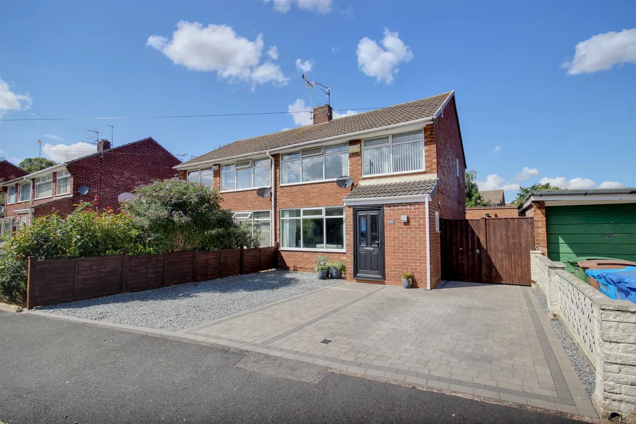 Langdale Crescent, Cottingham, photo 21
