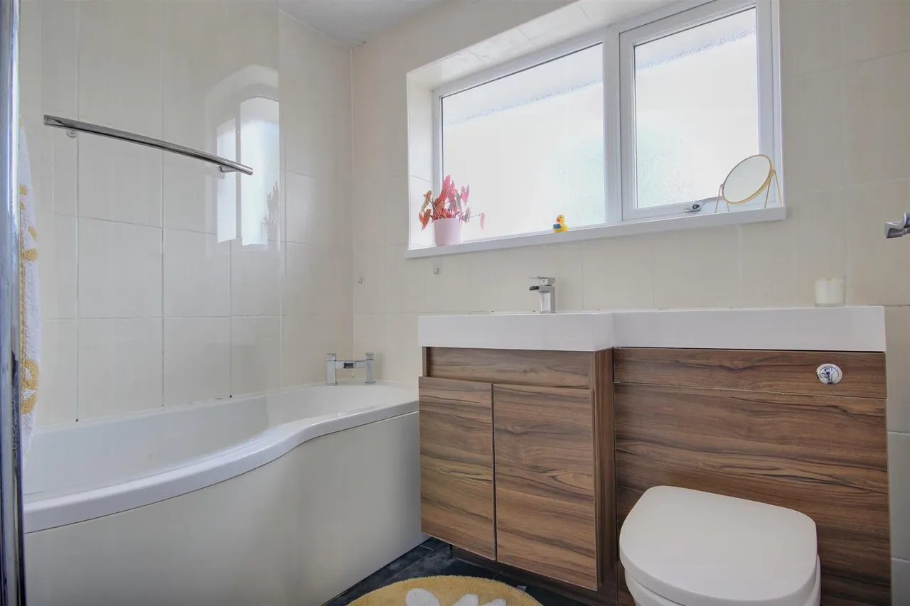 Langdale Crescent, Cottingham, photo 9