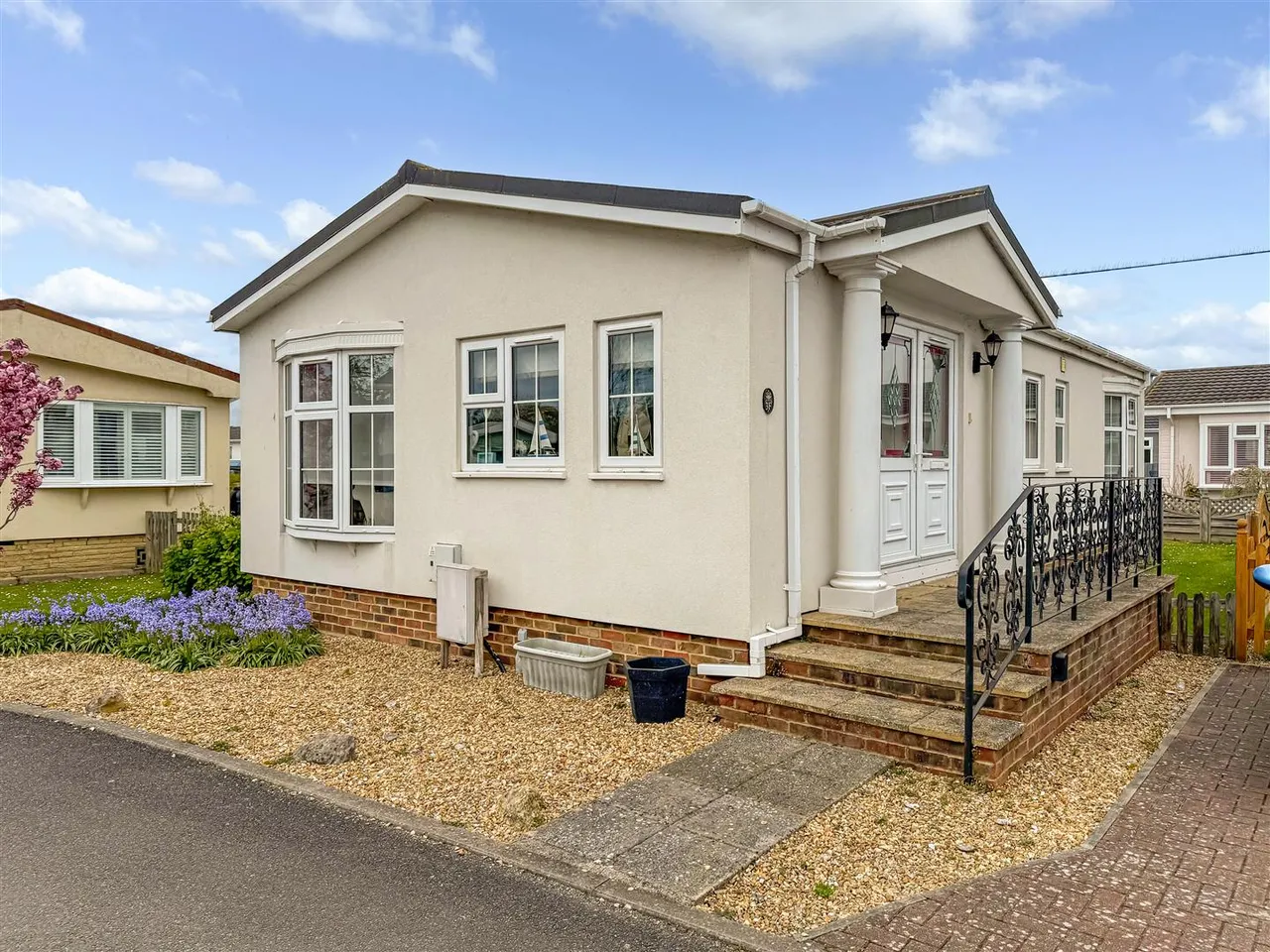 2 bed park home for sale, Thornlea Park, Littlehampton