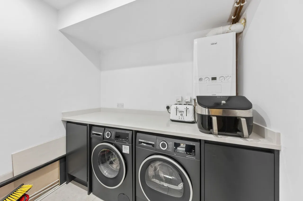 Beechmore, Moore, Warrington, Warrington, WA4 6UE, photo 9
