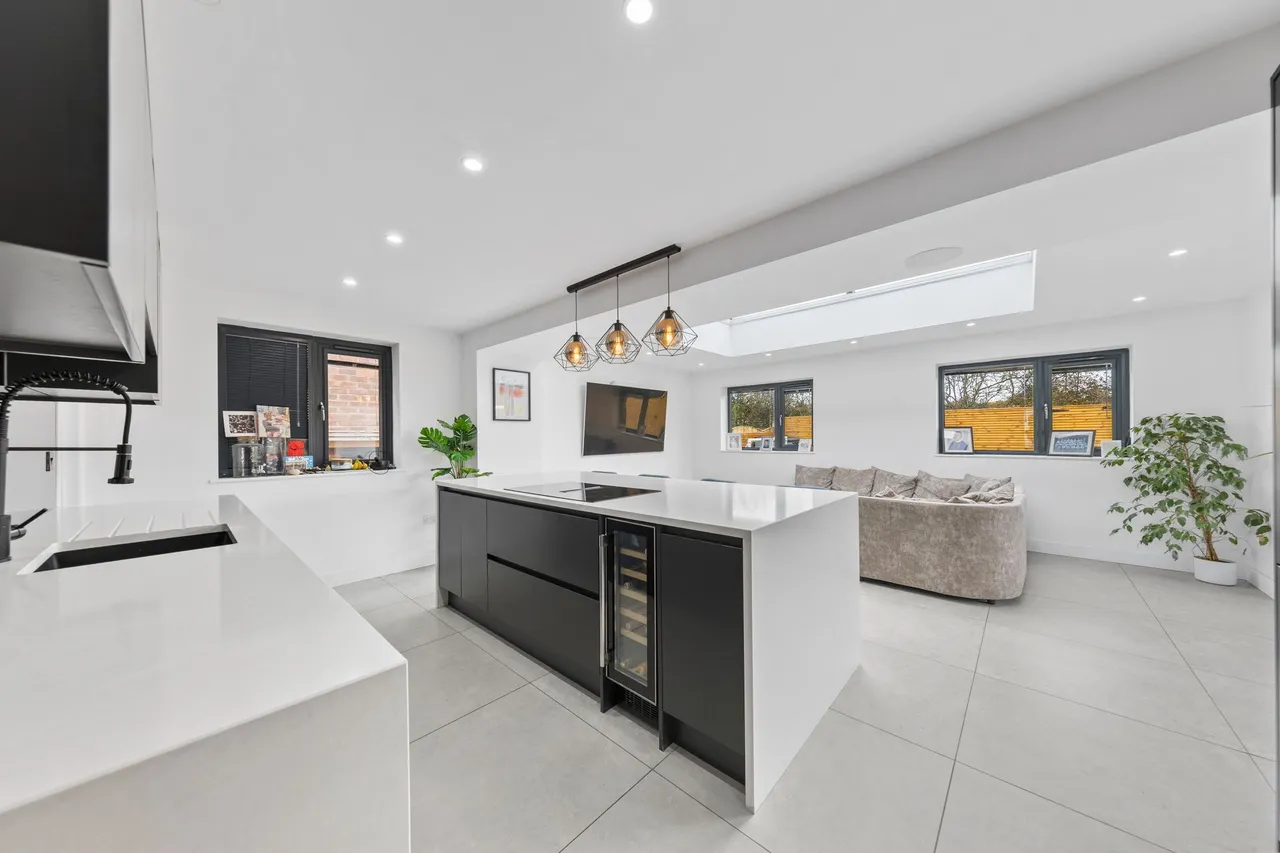 Beechmore, Moore, Warrington, Warrington, WA4 6UE, photo 3