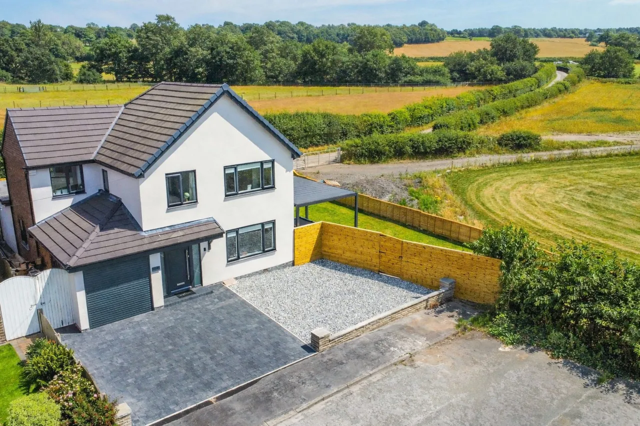 4 bed house for sale — Beechmore, Moore, Warrington, Warrington, WA4 6UE