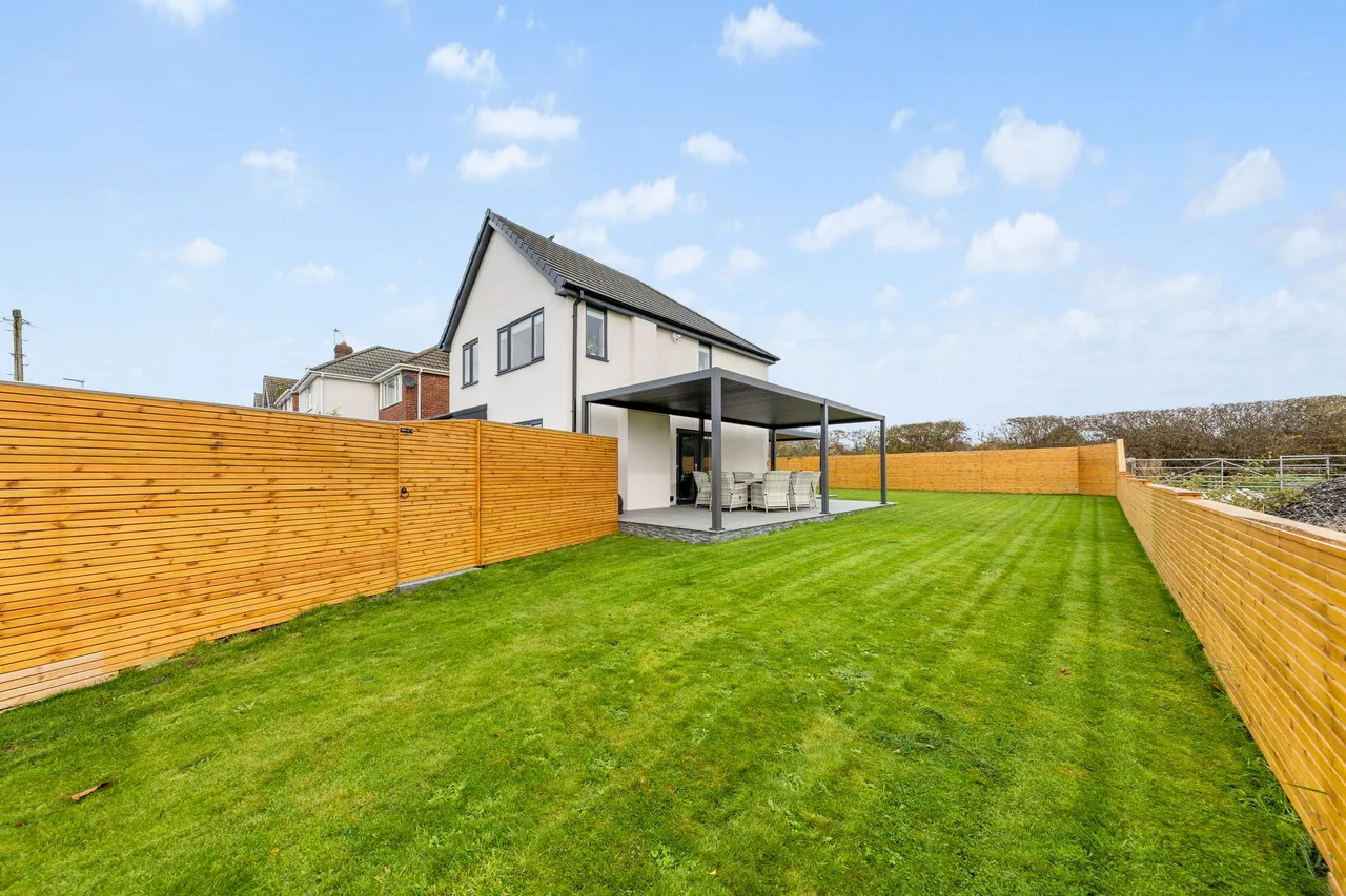 Beechmore, Moore, Warrington, Warrington, WA4 6UE, photo 21