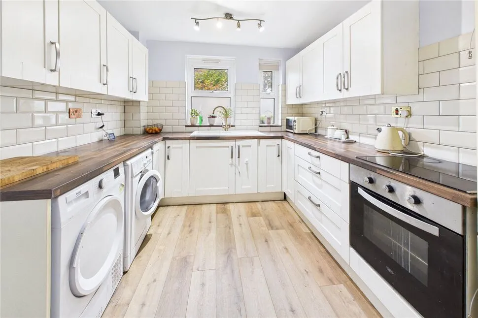 Huish Court, Radstock, Somerset, BA3, photo 2