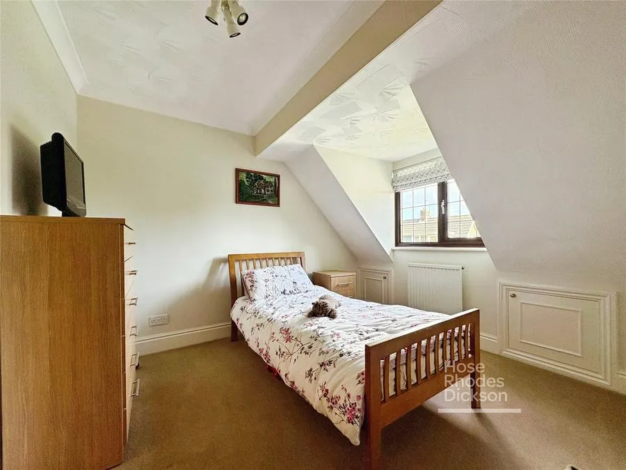 Pondwell Hill, Ryde, PO33, photo 17