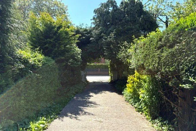 Hooton Road, Hooton, Cheshire, CH66, photo 5