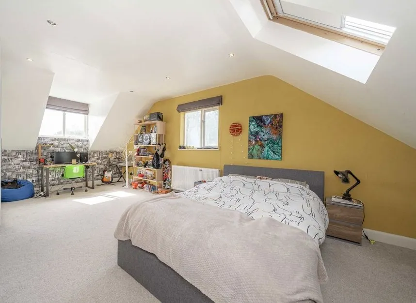 Thames Street, Sunbury-On-Thames, TW16, photo 11