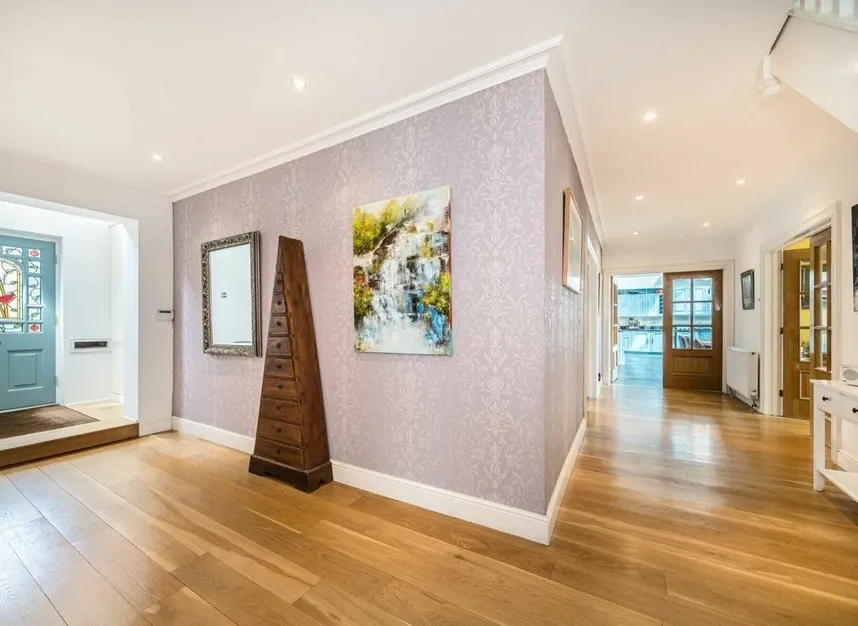 Thames Street, Sunbury-On-Thames, TW16, photo 9