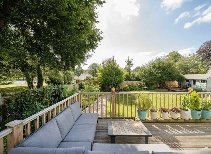Thames Street, Sunbury-On-Thames, TW16, photo 13