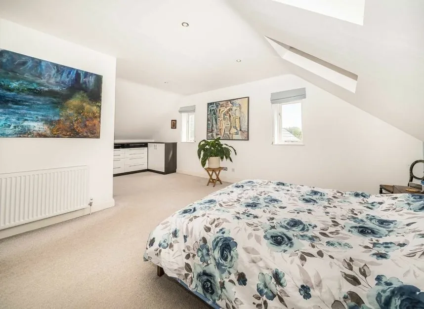 Thames Street, Sunbury-On-Thames, TW16, photo 5
